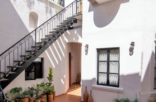 Americana House | Irake House in Colonia Americana (complete house)