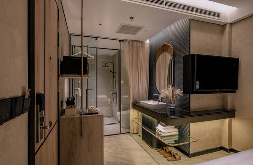 Ngoc Khanh Hotel | iRest Signature Ba Dinh Lakeside