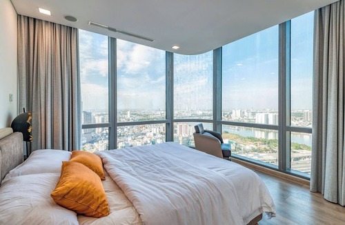 Hang Xanh Hotel | Isabelle Luxury inside Landmark 81 Tower