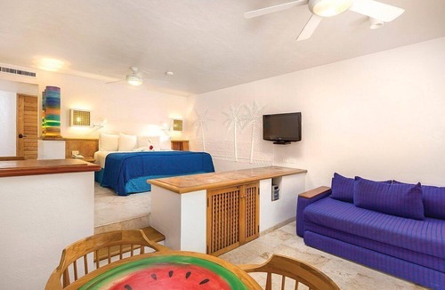 Isla Mujeres Resort | Isla Mujeres | Relaxing Island Retreat | Pool + Beach