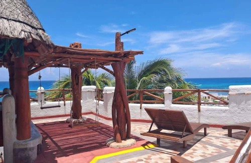 La Gloria Apartment | Isla Mujeres Studio: Sea Views, AC & Kitchen