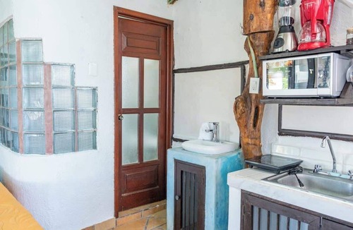 La Gloria Apartment | Island Studio for 6 | Rooftop Ocean Views