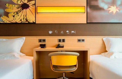 Shijiazhuang Hotel | IU Hotel Shijiazhuang Airport