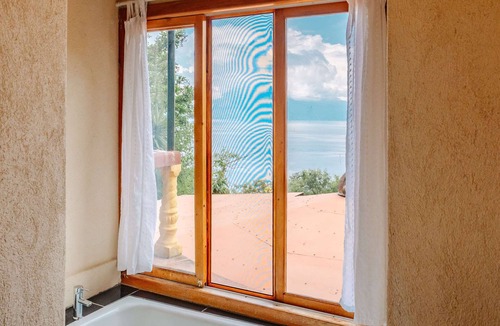 Panajachel Bed & Breakfast | Jenna's River Bed & Breakfast