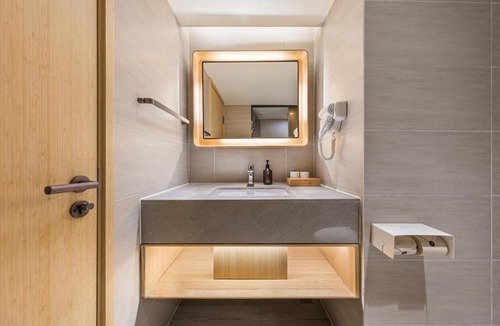 Dongcheng Hotel | JI Hotel Beijing Nanluoguxiang Andingmen Subway Station