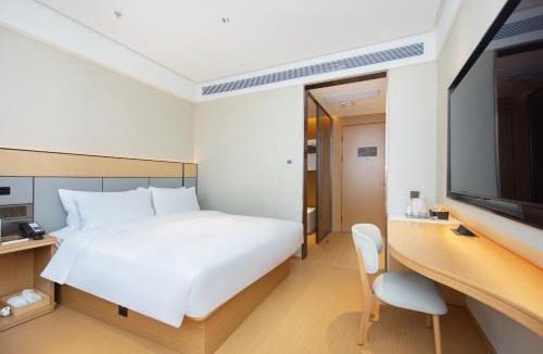 Pudong Hotel | JI Hotel Shanghai Houtan Subway Station