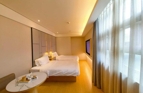 Yangpu Hotel | JI Hotel Shanghai Jiangwan Town Subway Station