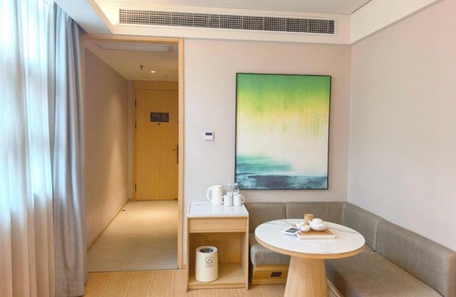 Yangpu Hotel | JI Hotel Shanghai Jiangwan Town Subway Station