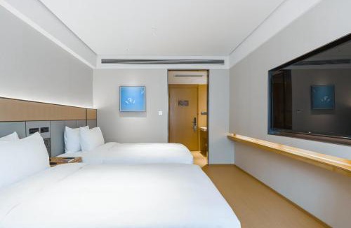 Pudong Hotel | JI Hotel Shanghai Lujiazui Minsheng Road Metro Station