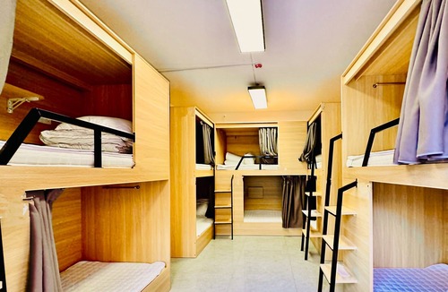 Yining Hotel | Kailash International Youth Hostel