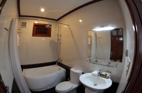 District 4 Hotel | Kally Hotel