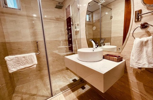 District 10 Hotel | KEN HOTEL
