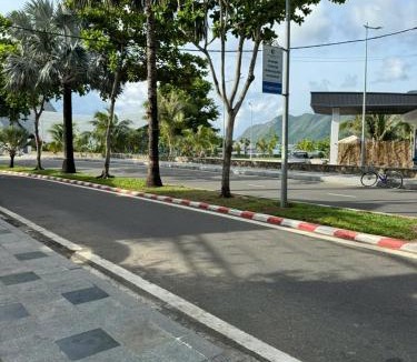 Con Son Hotel | Khách Sạn Ba Đoàn 1
