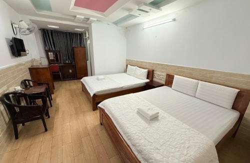 Tan Phu District Hotel | Khách Sạn Như Ý