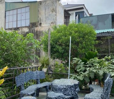 Quang Xuong House | Khách Sạn Phú Gia