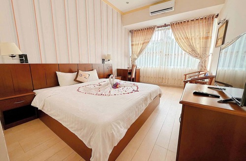 Binh Son Hotel | Khach San Hoang Mai