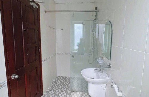 Tan Phu District Hotel | KHACH SAN PHU HUNG