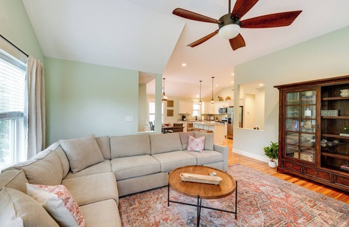 Colington House | Kill Devil Hills Retreat w/Gas Grill & Deck!