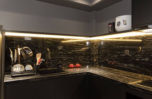 District 10 Apartment | Kin Wander Tan Binh, The Mountain