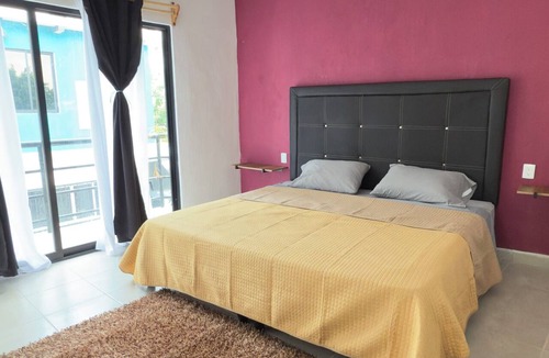 Chiapa De Corzo Apartment | King Bed Climate TV Internet Hot water Parking Garden Central location