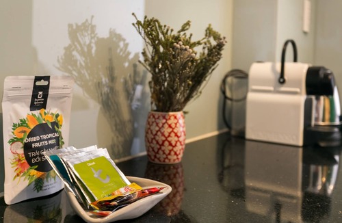 Tan Binh Apartment | KIRAKUAN Precious COCOON LUXURY ☆POOL, Balcony