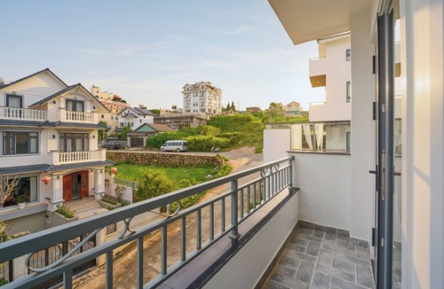 Phuong Villa | KP VILLA - 6 ROOMS - 8 BEDS Peaceful, full of natural light