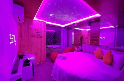 Linh Trung IEPZ Hotel | KS Tình Nhân Sach Hotel