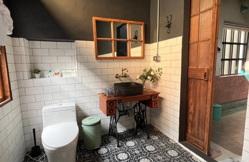 West Central District Bed & Breakfast | Kuanzhai 1960 Private B&B
