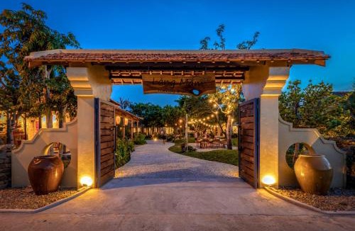 Dong Hoa Hotel | LÀNG MẮM Retreat