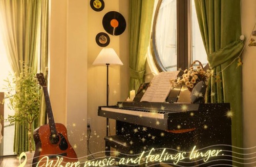 Phu Nhuan Hotel | Lá Yên