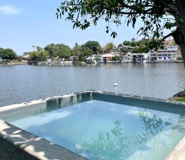 Tequesquitengo Hotel | La Calita de Teques