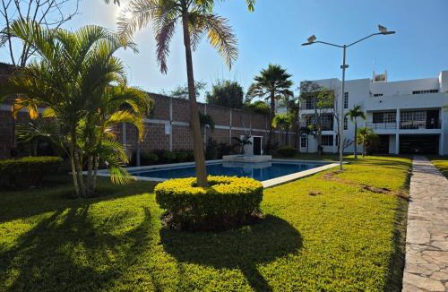 Ayala House | La Casa Blanca Vip