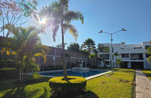 Ayala House | La Casa Blanca Vip