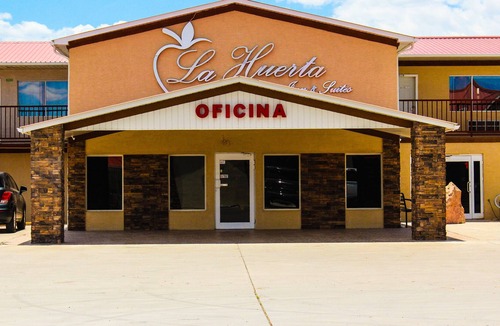 Cuauhtemoc Hotel | La Huerta Inn & Suites
