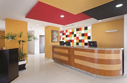Angelopolis Hotel | La Quinta by Wyndham Puebla Palmas Angelopolis