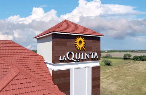 Raymondville Hotel | La Quinta Inn Suites by Wyndham Raymondville Harlingen