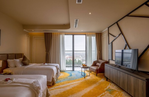Huong Thuy Hotel | La Vela Hue Hotel