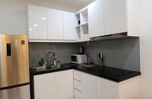 Phuong 8 Apartment | La Vela - Quiet Corner 2BR Apt - City center