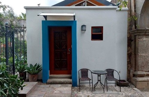 Antigua Guatemala Villa | La Villa de Salvador, Tradition and elegance in colonial monument