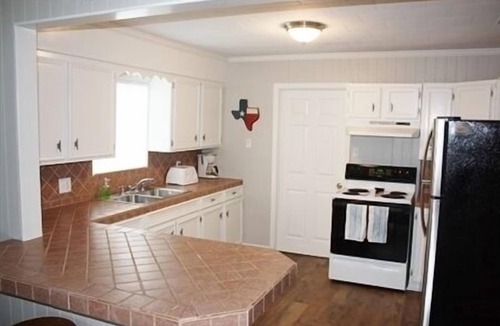 Port Mansfield House | Laguna Flats Lodge. 3 Bedroom, 2 Bath. Close to Public Pier or Boat Launch.