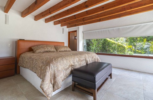 Centro House | Lake view house with private pool
