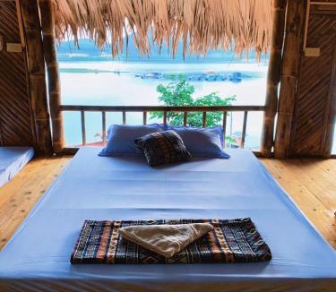 Ngoi Tu House | Lakeview Homestay Vu Linh