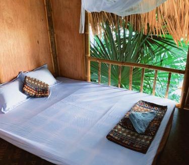 Ngoi Tu House | Lakeview Homestay Vu Linh