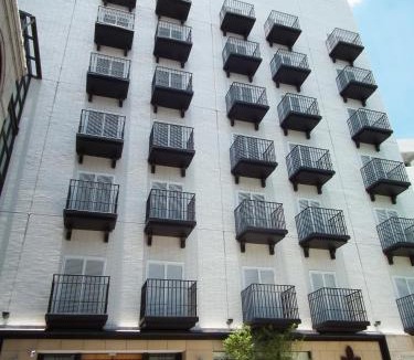 East District Hotel | Lan Kwai Fong Garden Hotel