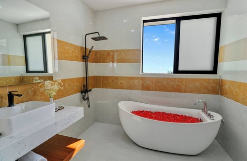 Lang Co Resort | LangCo Bay Retreat