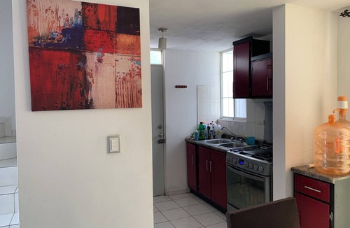 San Nicolas de los Garza House | Large 8 Bed House 15 min from Airport with WI-FI and A/C in Industrial Zone