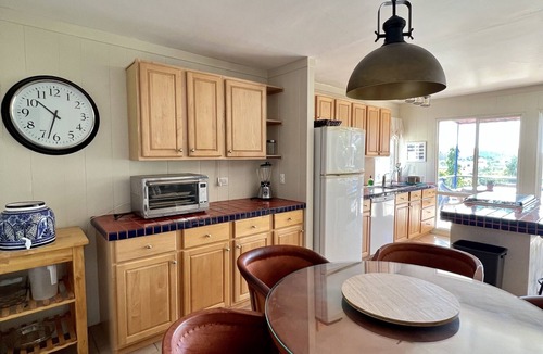 San Carlos House | Large Family Home with Spacious Yard