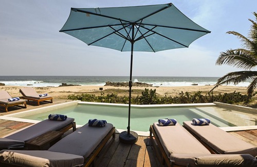 Santa Maria Tonameca Villa | Las Olas, spacious beach front room with infinity pool and spectacular views