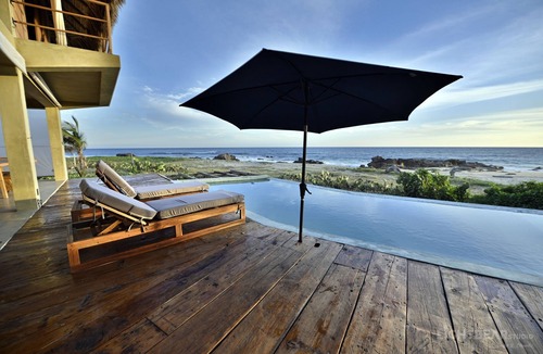 Santa Maria Tonameca Villa | Las Olas, spacious beach front room with infinity pool and spectacular views