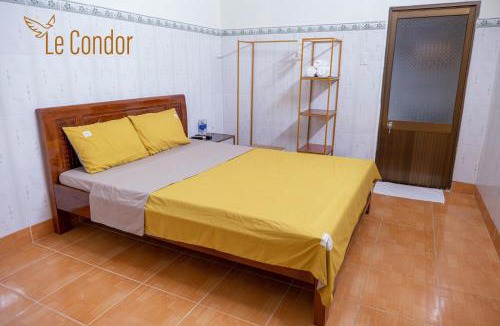 Con Son House | Le Condor 's House & Coffee